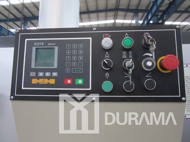 03 m&aacute;quina de cizallamiento